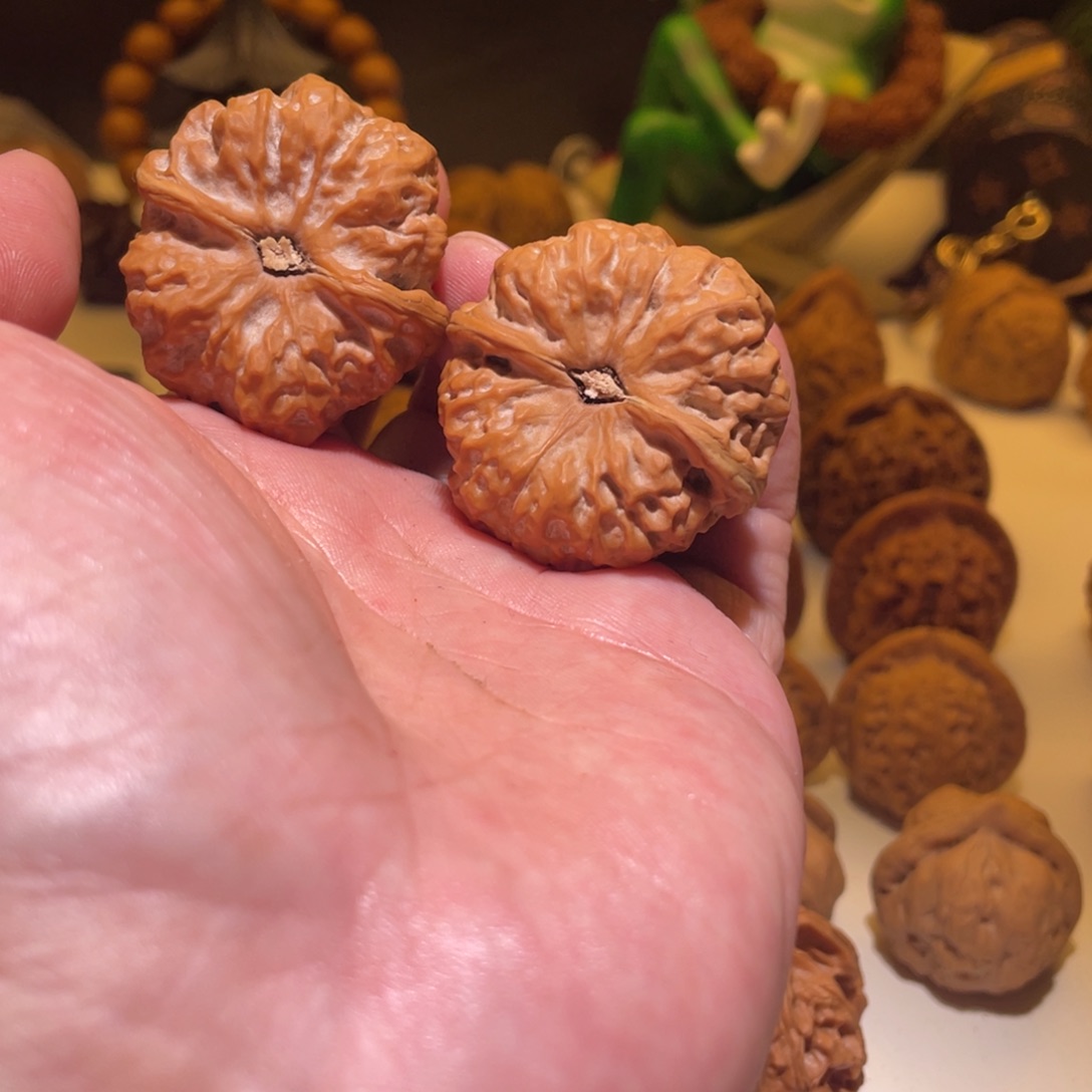 ****点吊坠文玩核桃37蛤蟆头