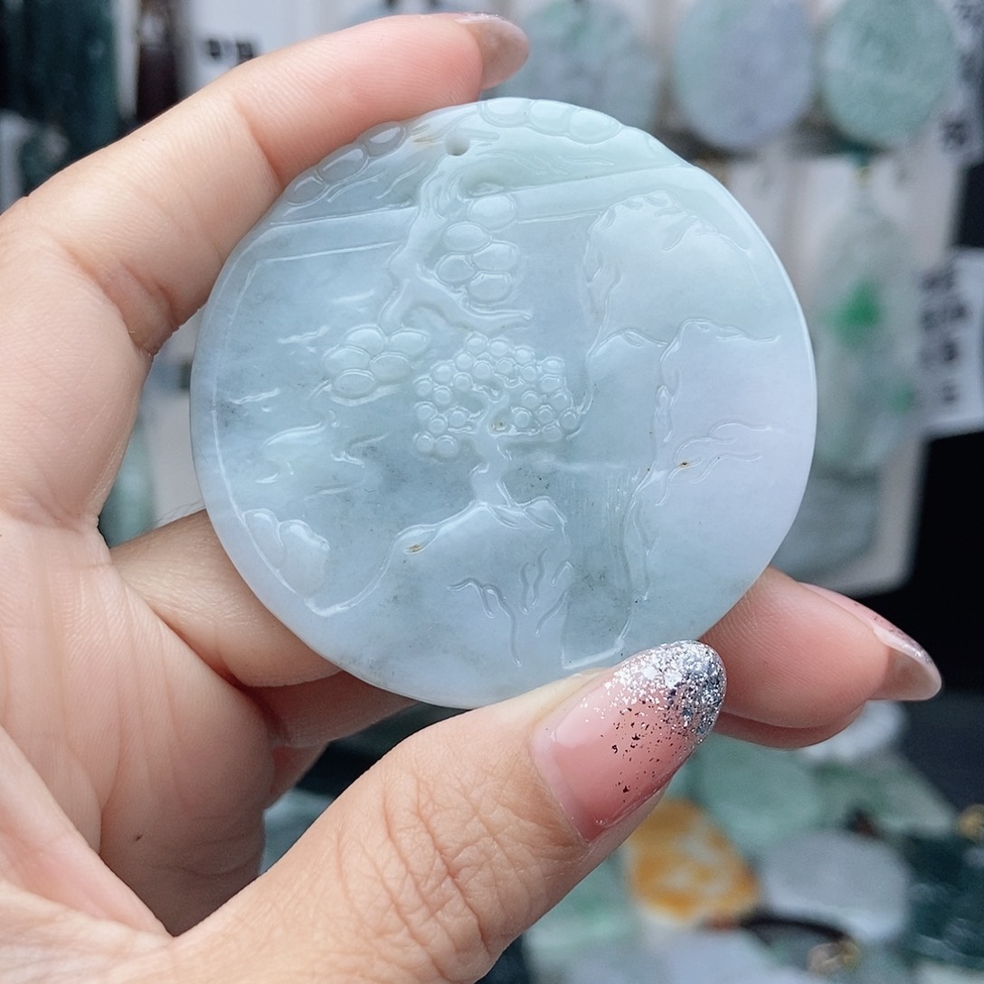 翡翠颈饰未镶嵌翡翠