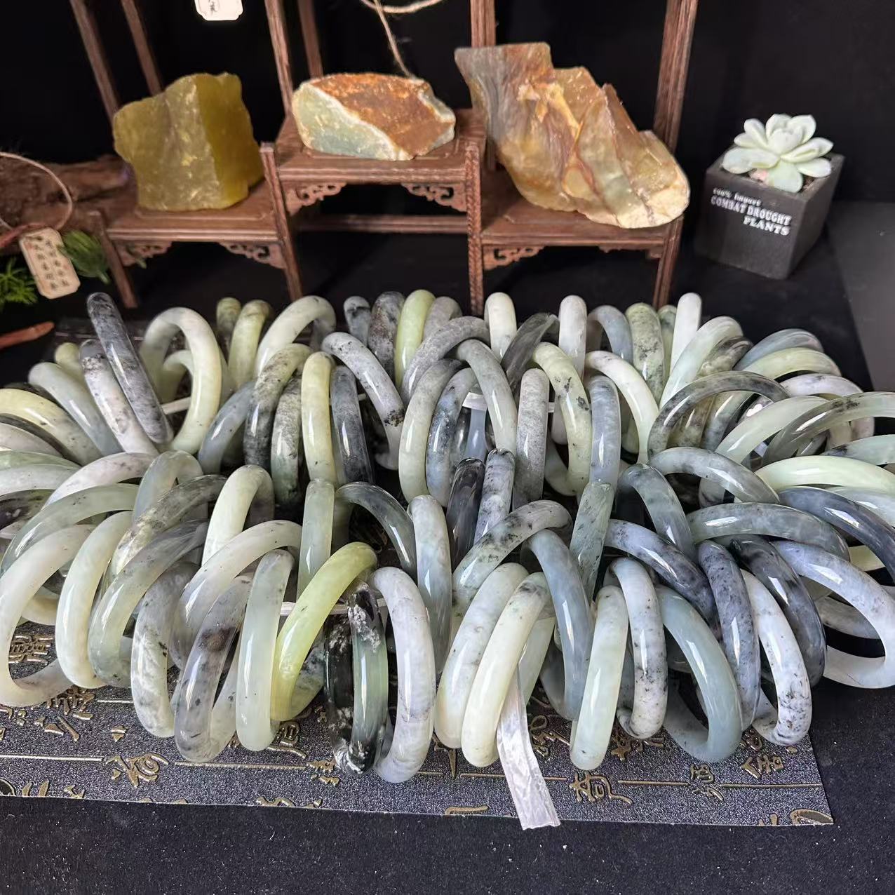 天然岫玉手镯精品女款手镯珠宝首饰玉镯