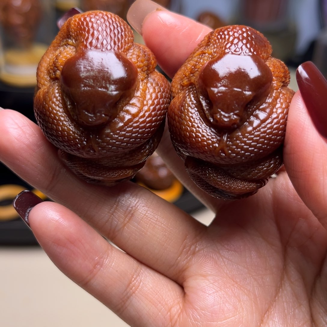 橄榄核手串/手链玉化蛇一对