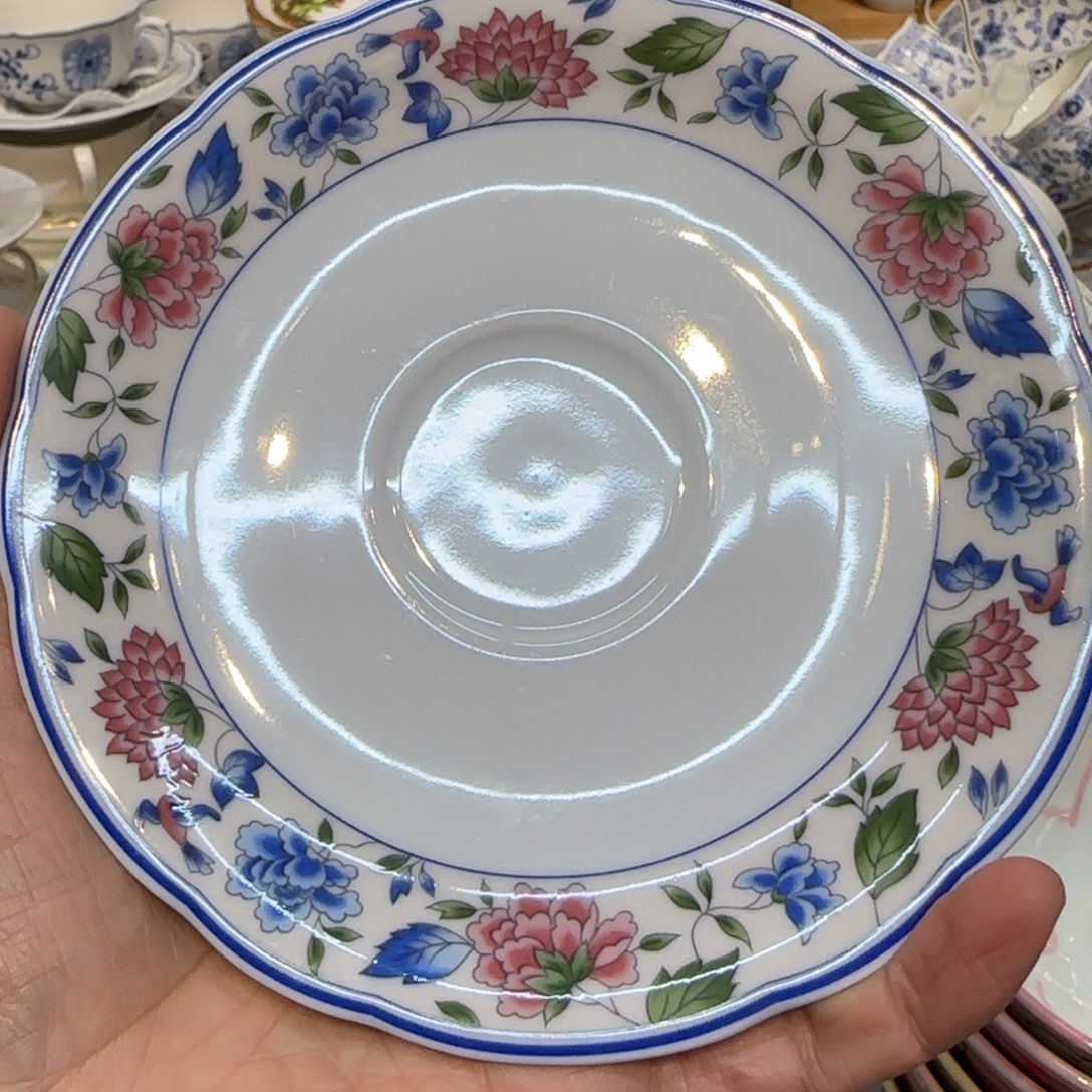 咖啡杯里的咖啡是我的最爱