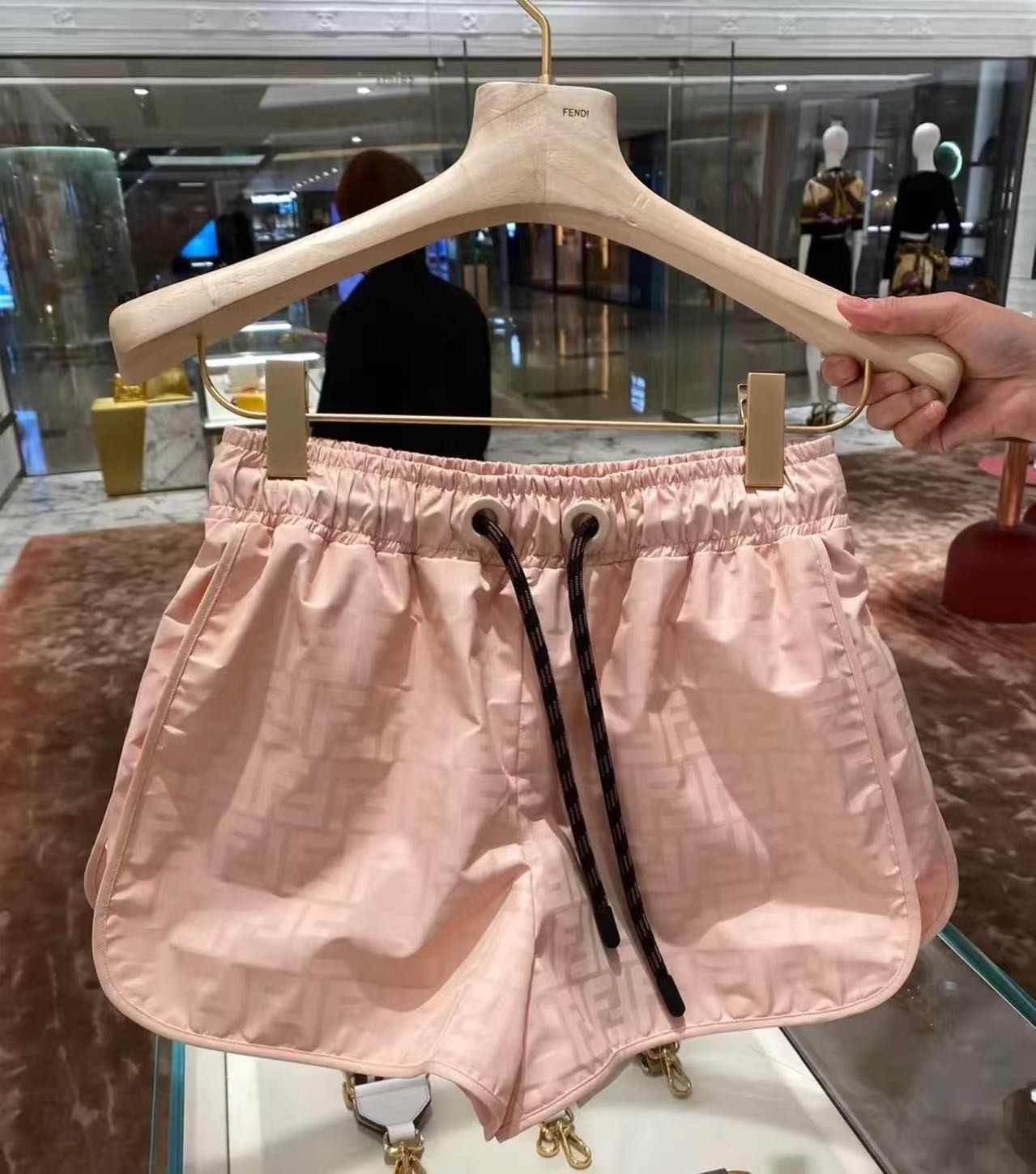 95新 FENDI/芬迪 sm12692565 粉色满印系带直筒休闲短裤 xs码