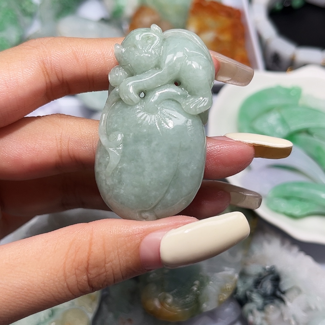 翡翠未镶嵌颈饰翡翠