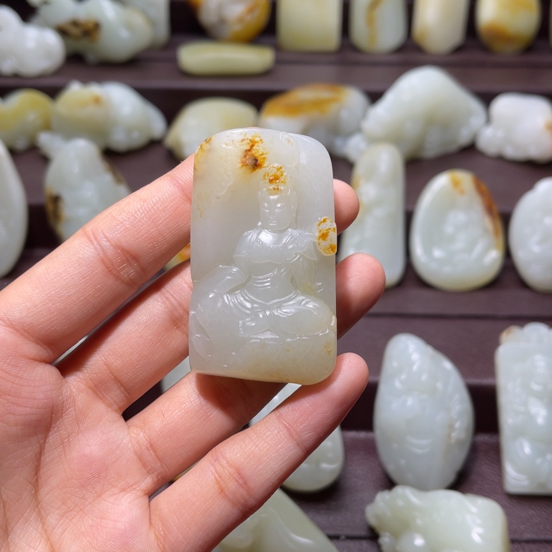 和田玉未镶嵌颈饰