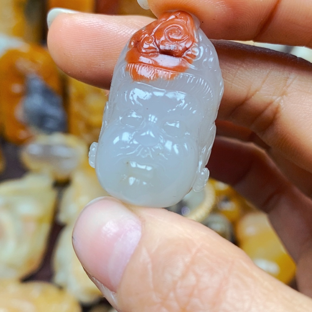 石英质玉（黄龙玉）颈饰未镶嵌