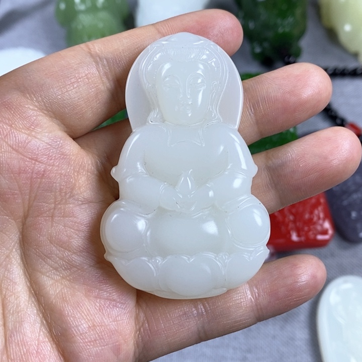 和田玉颈饰未镶嵌