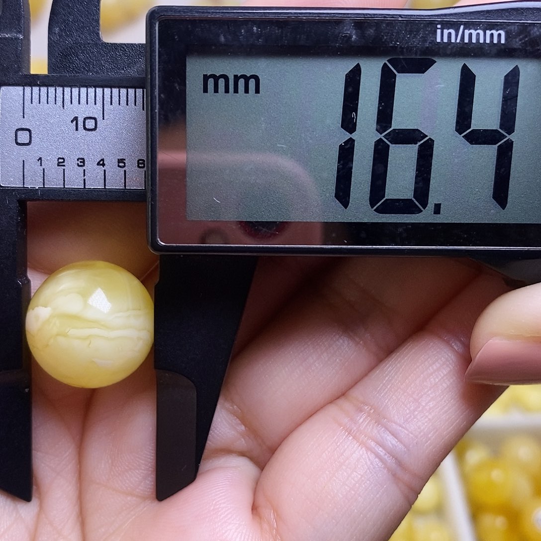 裸石琥珀未镶嵌不****生蜜蜡圆珠