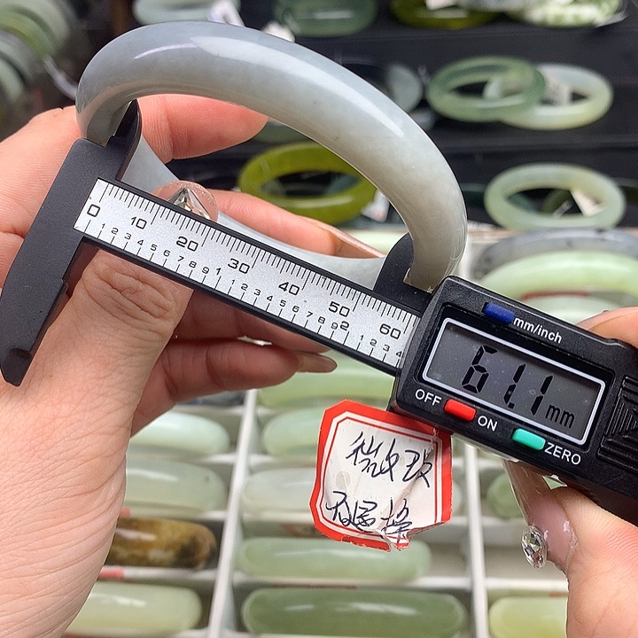 蛇纹石玉手镯未镶嵌504