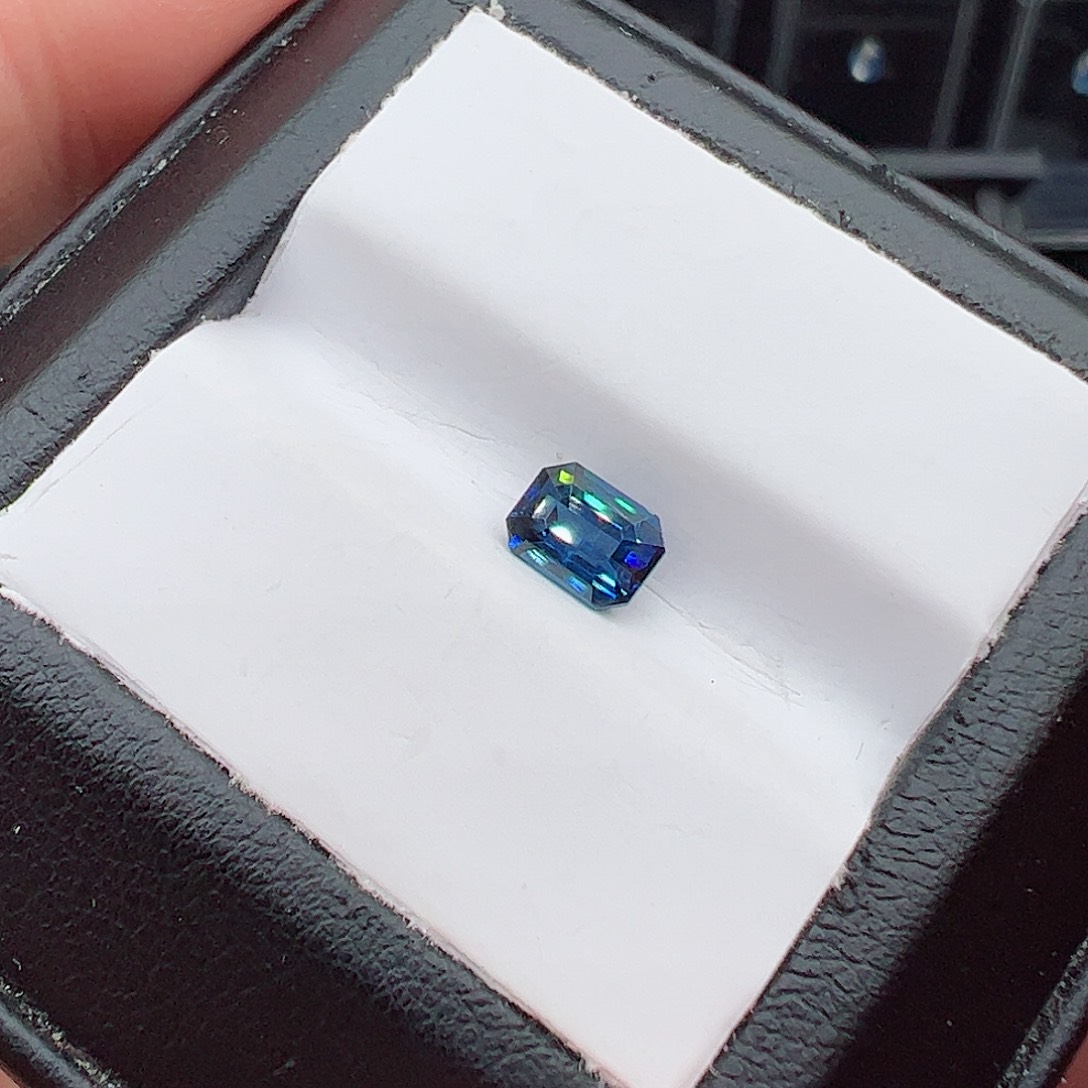 蓝宝石裸石未镶嵌1.05克拉