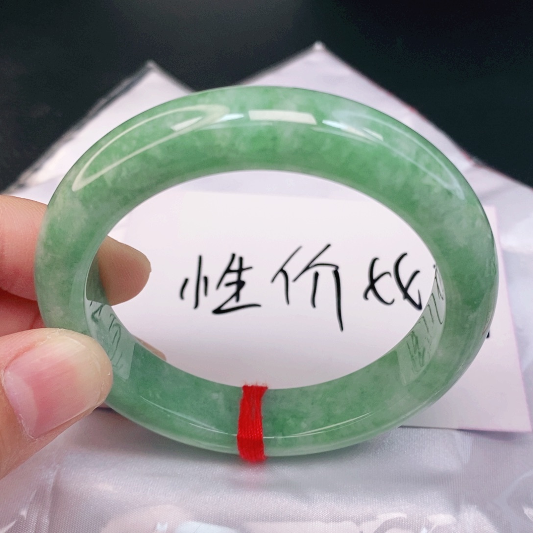 翡翠手镯未镶嵌55.8圈口