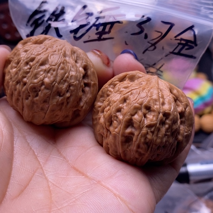 文玩核桃吊坠铁锤