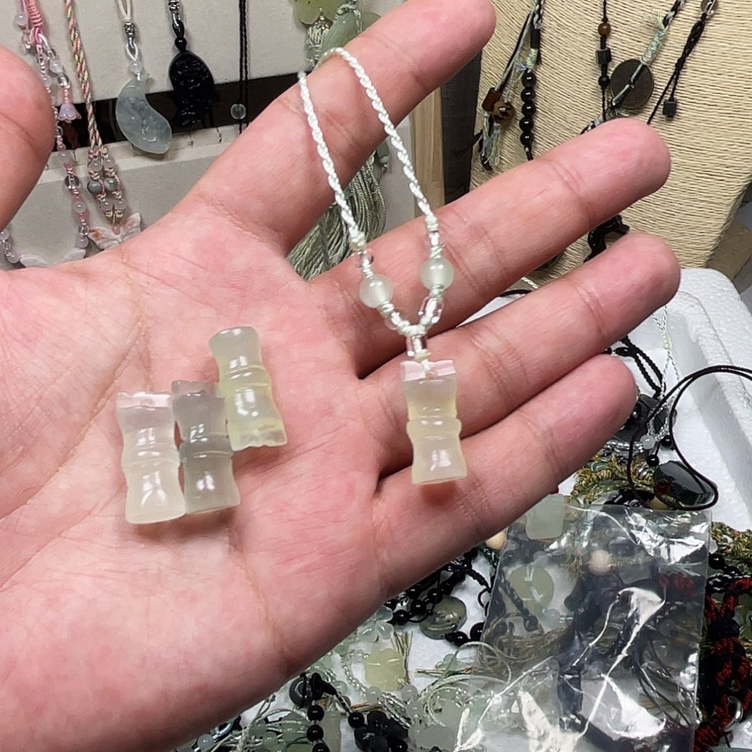 蛇纹石玉合金颈饰