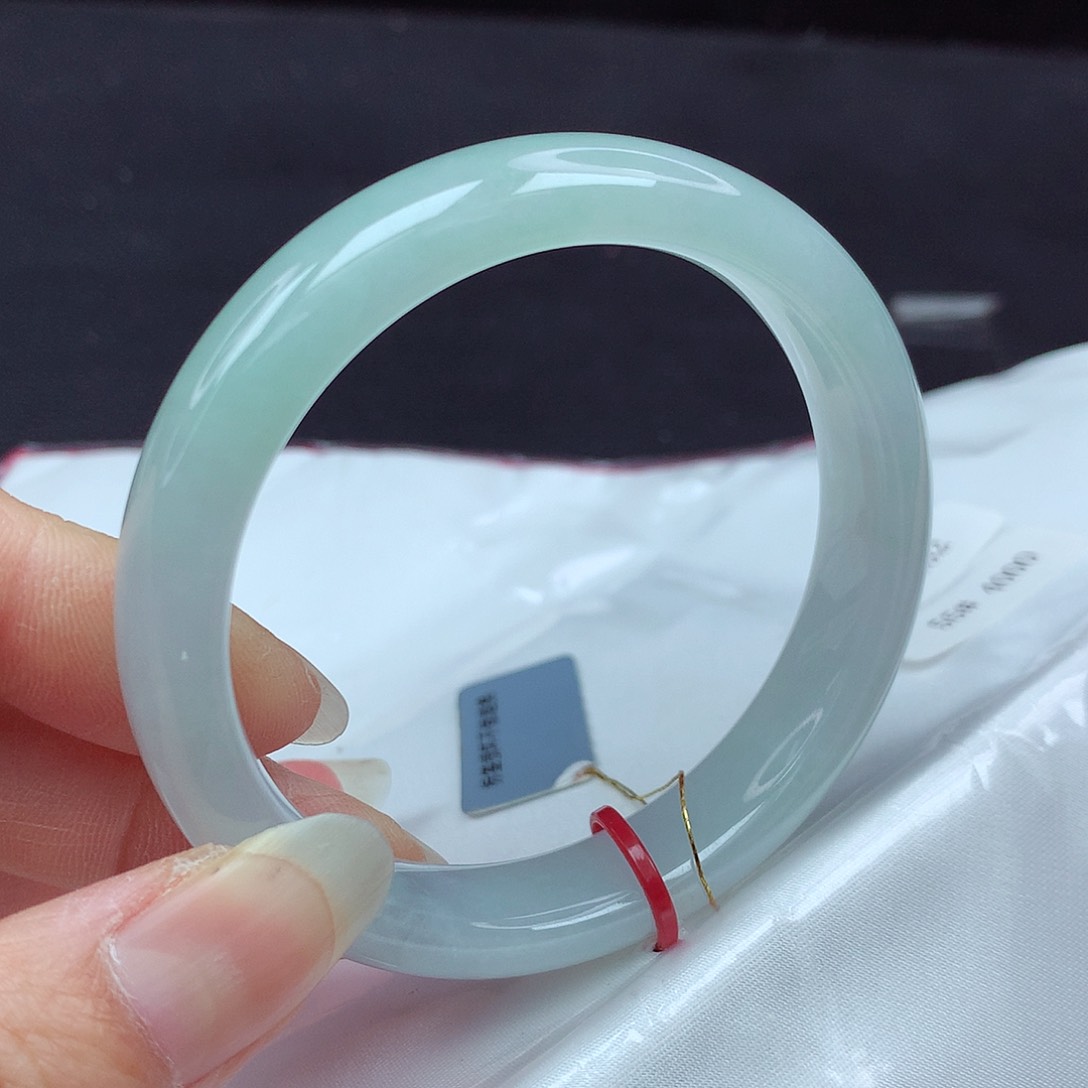 翡翠手镯未镶嵌55圈852