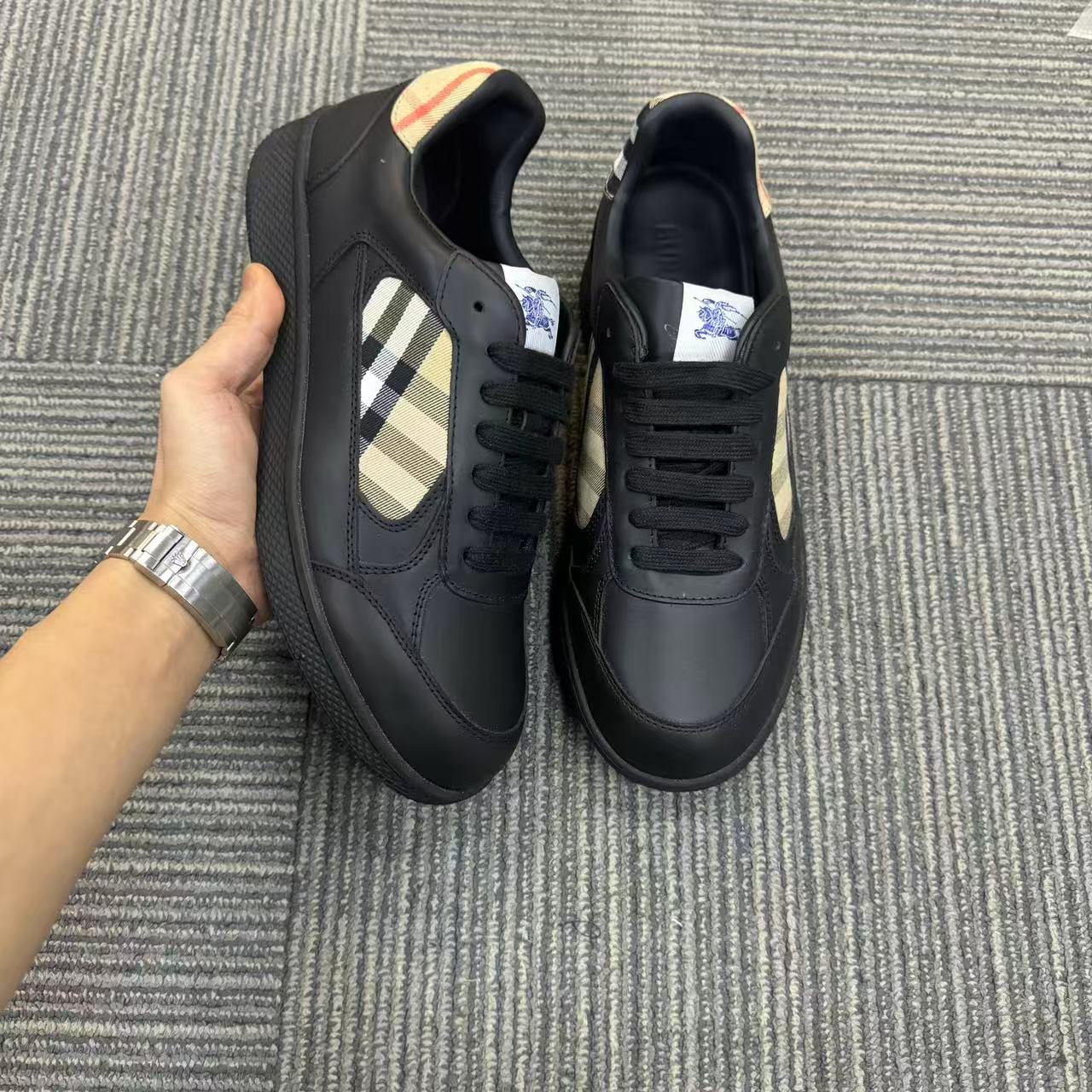未使用 BURBERRY/博柏利 全新Burberry巴宝莉百搭男士板鞋