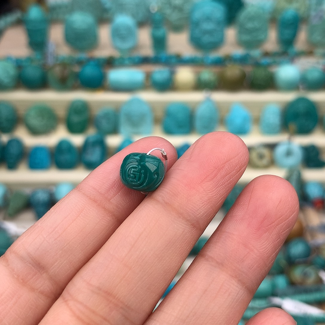 绿松石未镶嵌珠宝奇石9