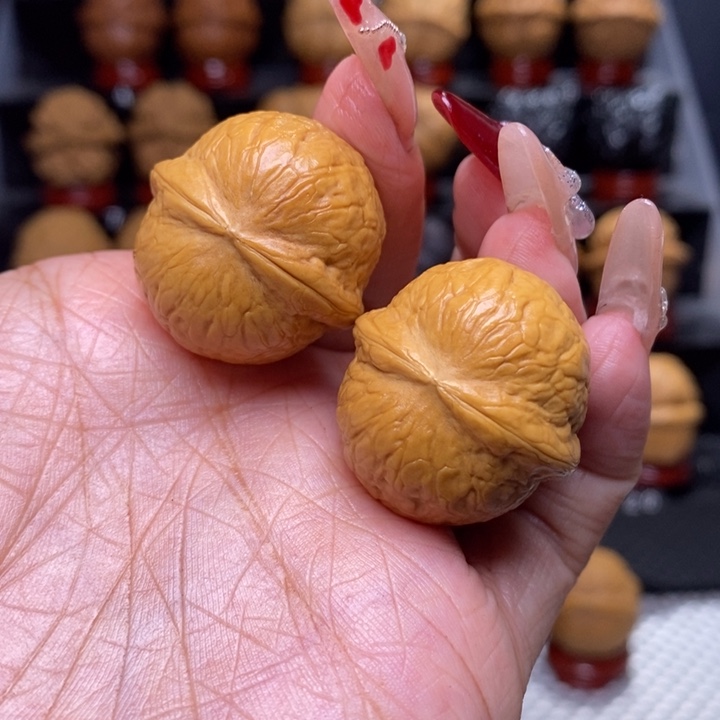 文玩核桃把件晶玉33号29尺