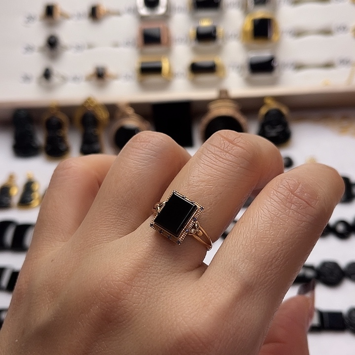 翡翠18K金镶嵌戒指翡翠