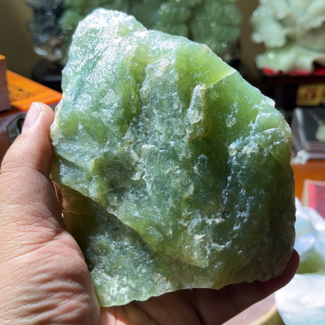 蛇纹石玉未镶嵌珠宝奇石