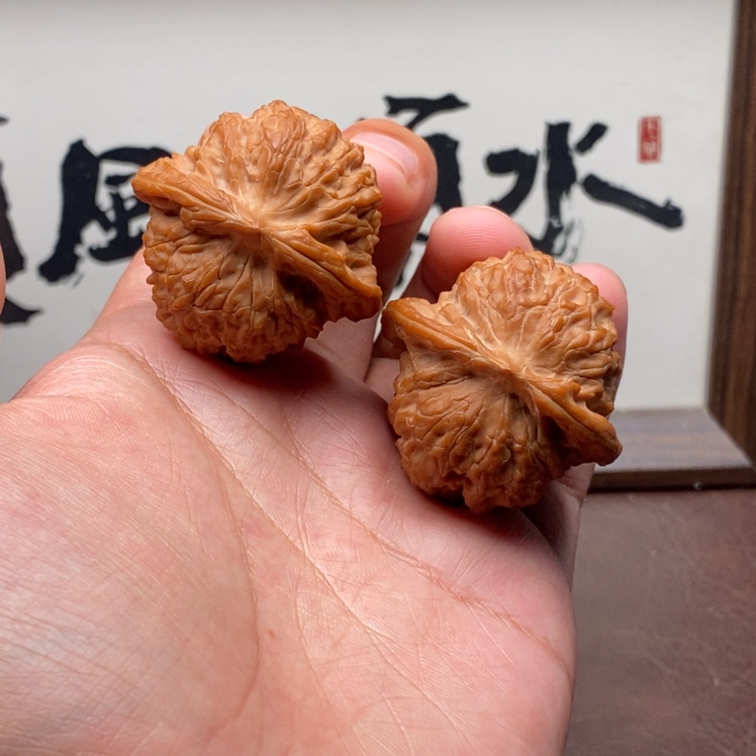 文玩核桃吊坠全品40尺血麒麟