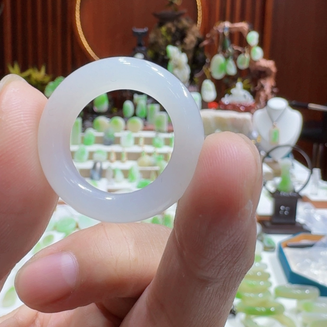 和田玉和田玉俄罗斯白玉卡18戒圈未镶嵌