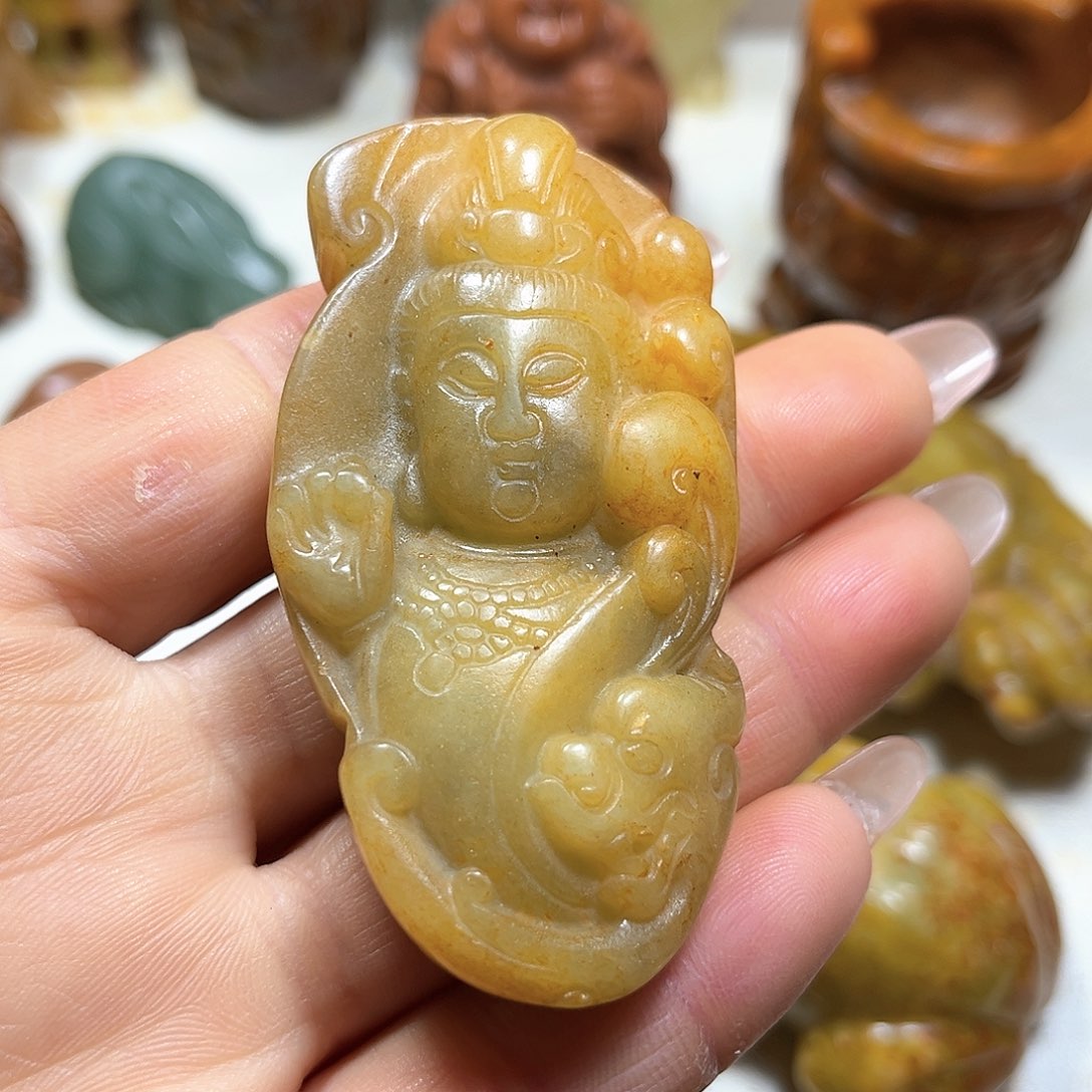 白玉菩提吊坠白玉菩提吊坠