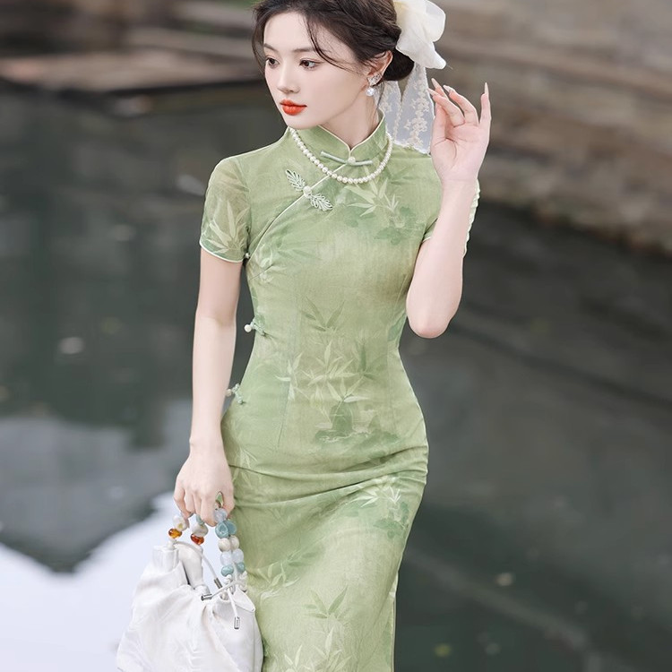 绿色旗袍2025新款少女新中式高端绝美改良版连衣裙绿色气质年轻款