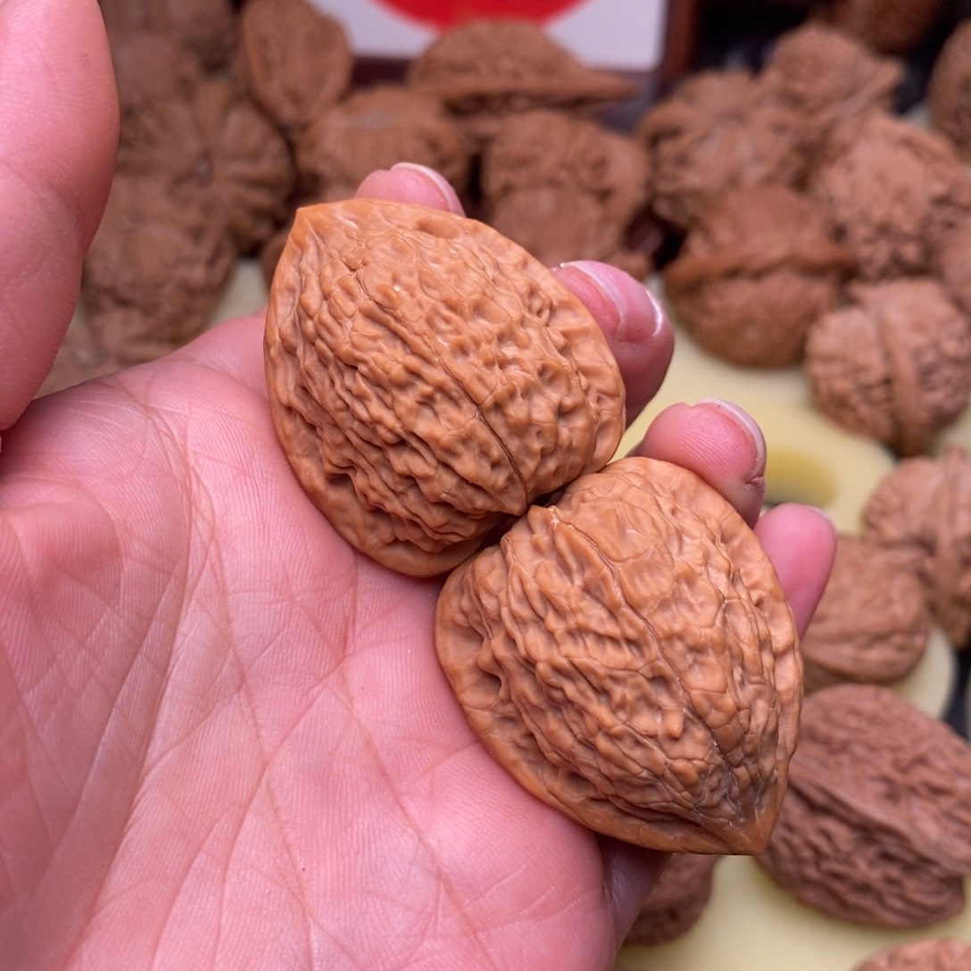 【闪购商品】文玩核桃一抹红