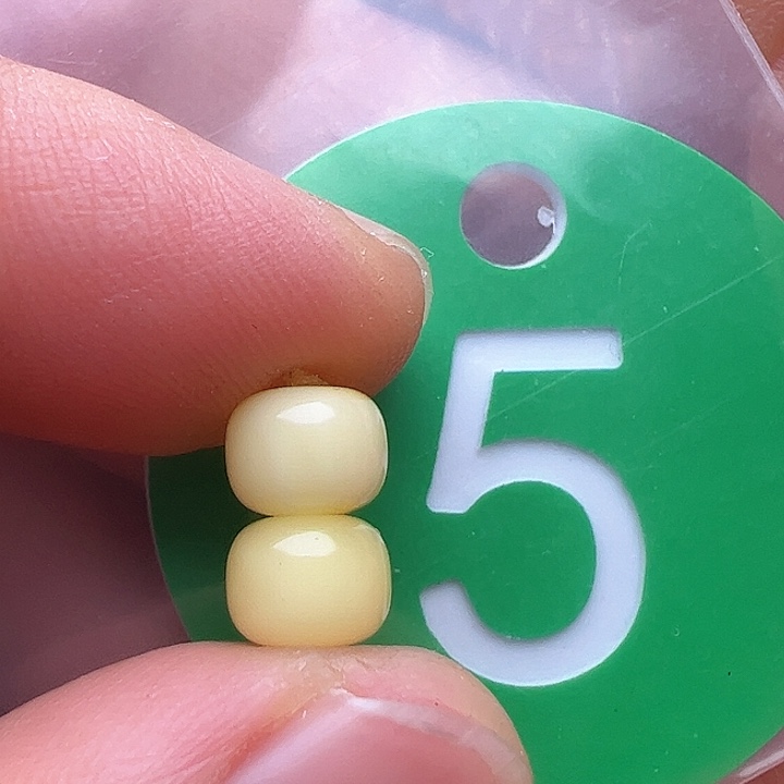 蜜蜡裸石未镶嵌6.2m m