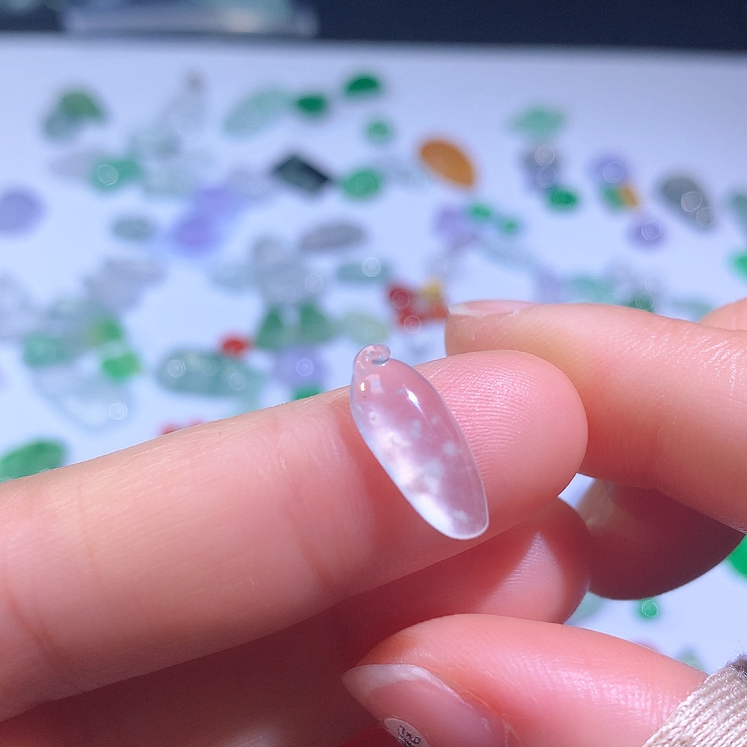 翡翠颈饰未镶嵌瓜