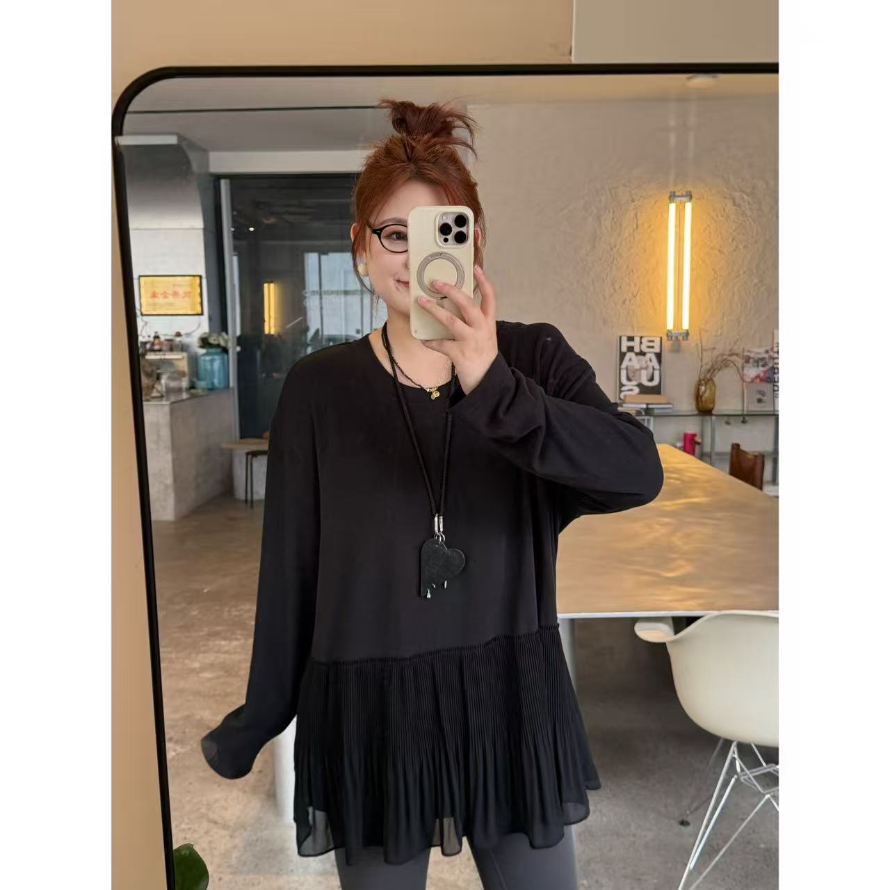 晶咕佳佳【白昼心动】下摆拼纱感圆领打底长袖T恤气质百搭宽松纯色