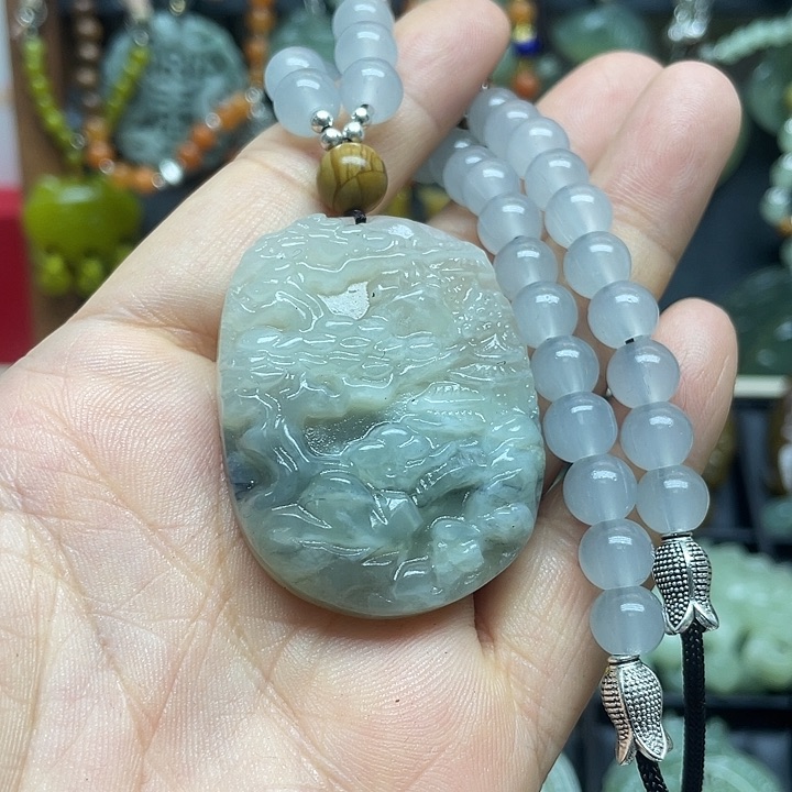 未镶嵌蛇纹石玉颈饰