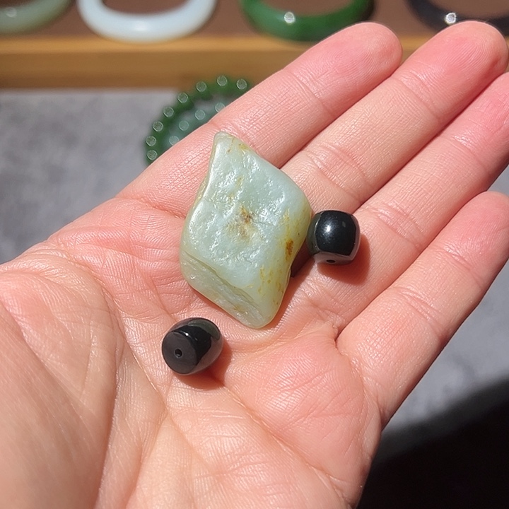 和田玉未镶嵌挂件