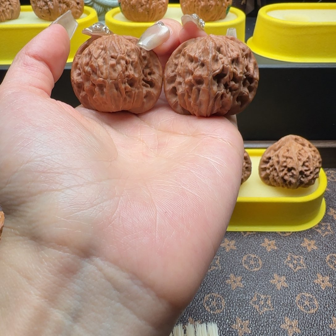 猴头核桃吊坠磨盘