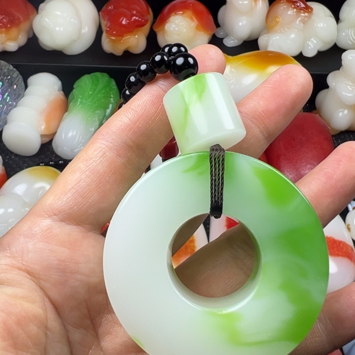 新疆戈壁五彩石金丝