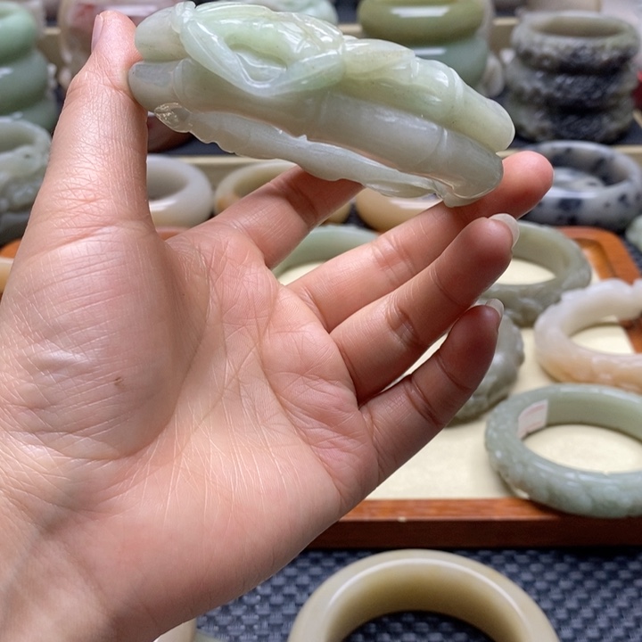 石英岩玉手镯未镶嵌慕*