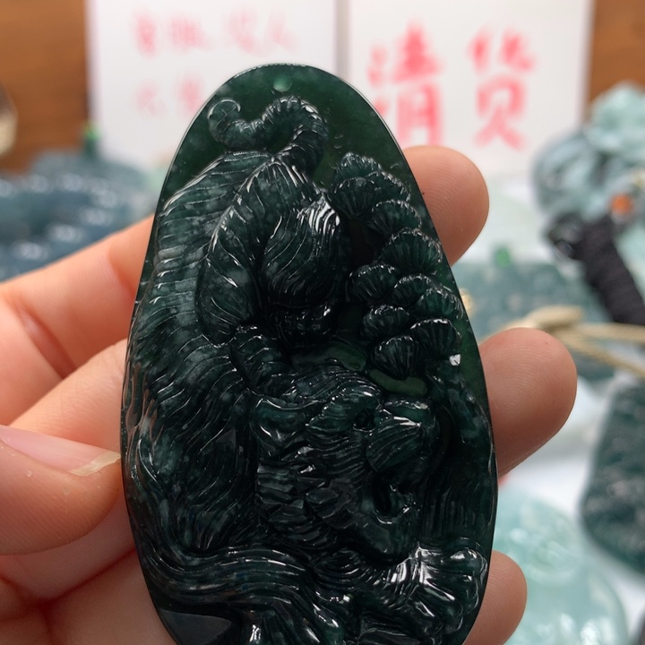 翡翠颈饰未镶嵌保真天然A货翡翠