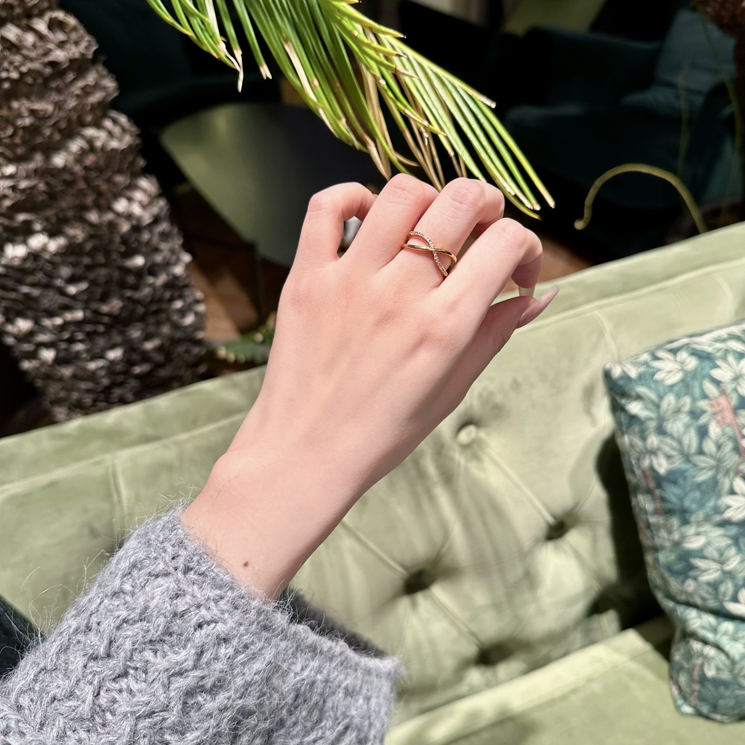 铜合金戒指  高定交叉系列 轻奢气质百搭精致时尚戒指