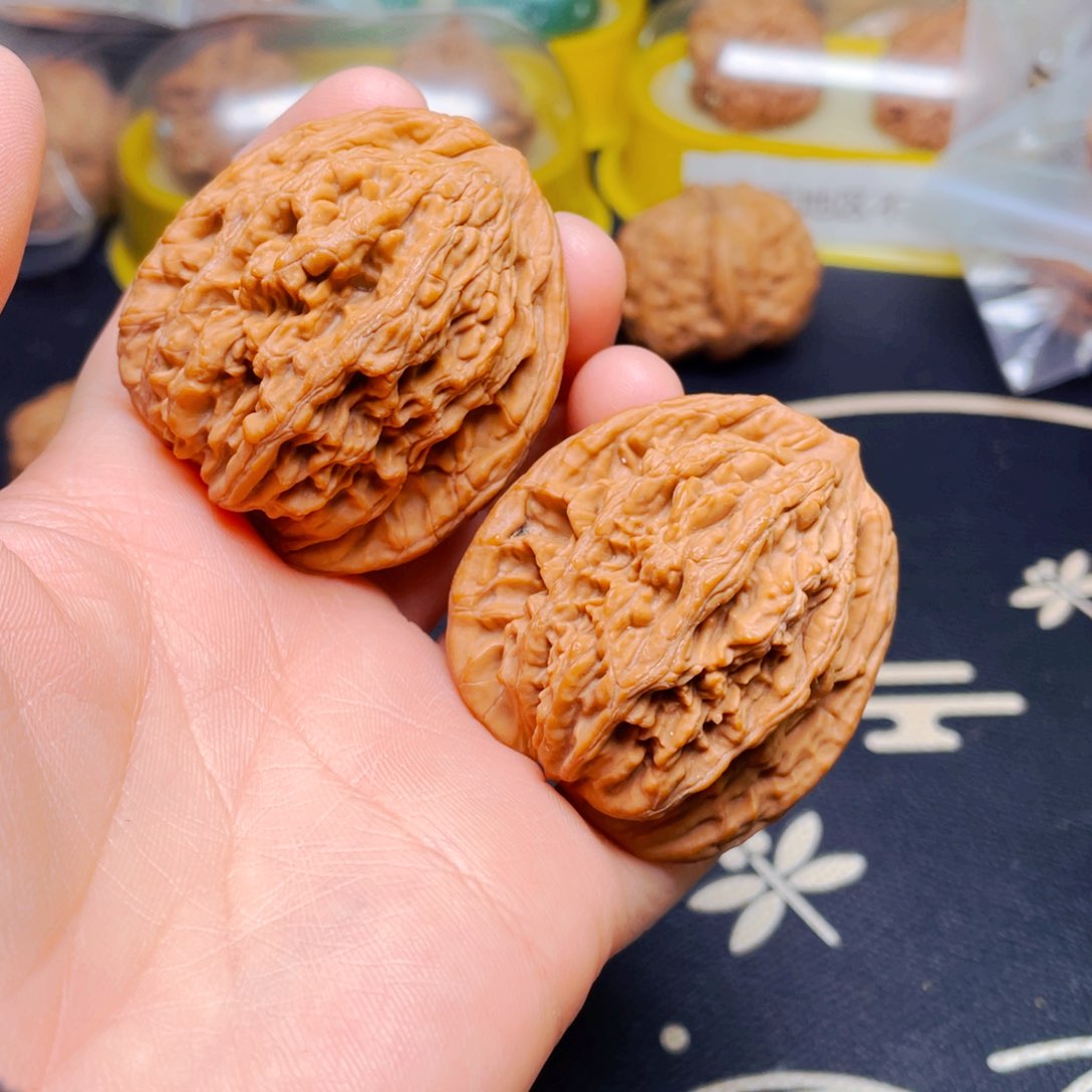 吊坠文玩核桃麦虎一对