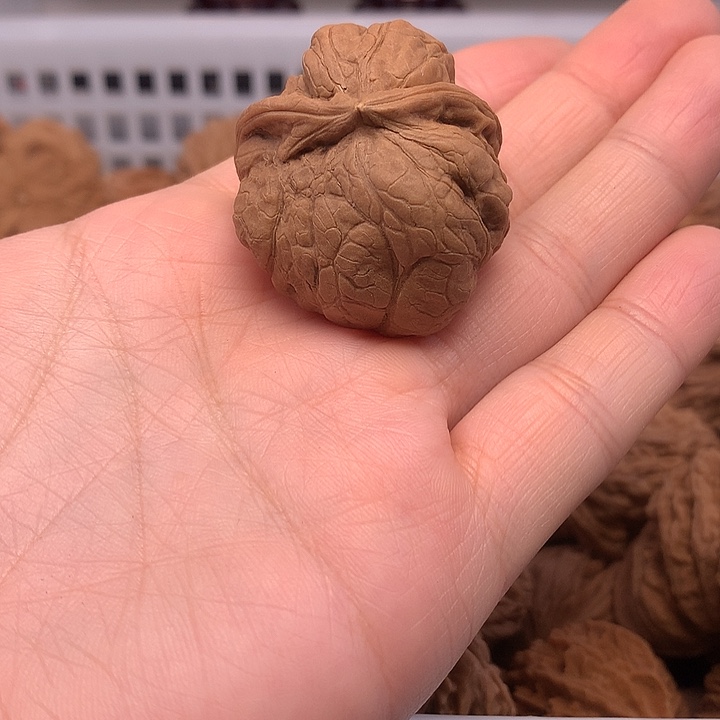 曼***录文玩核桃吊坠文玩核桃
