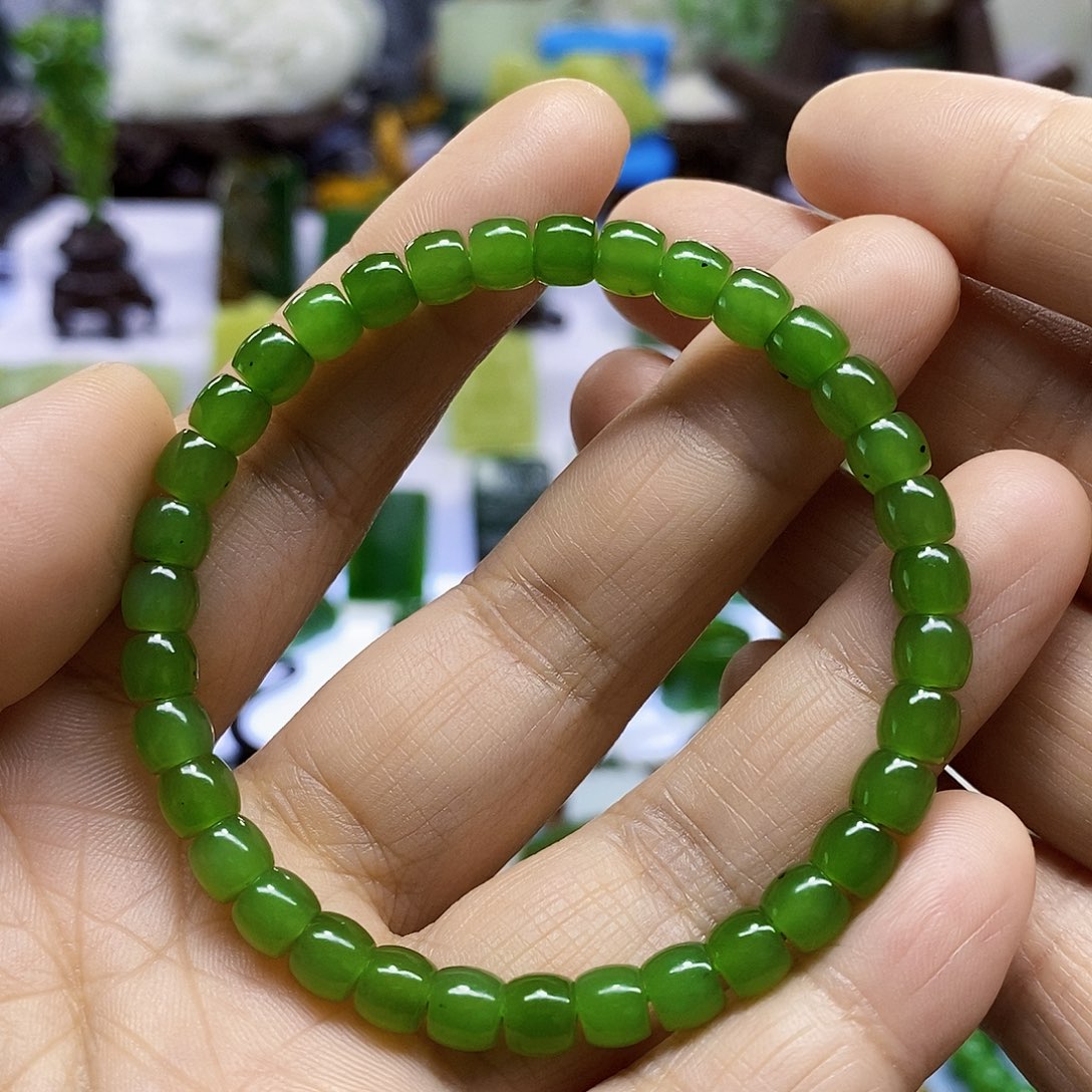 未镶嵌和田玉挂件凝**兰