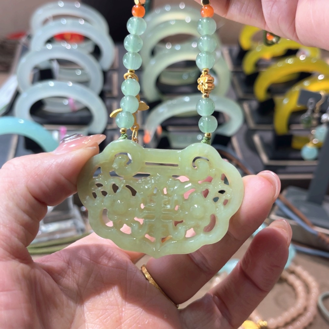 岫玉手镯未镶嵌手镯