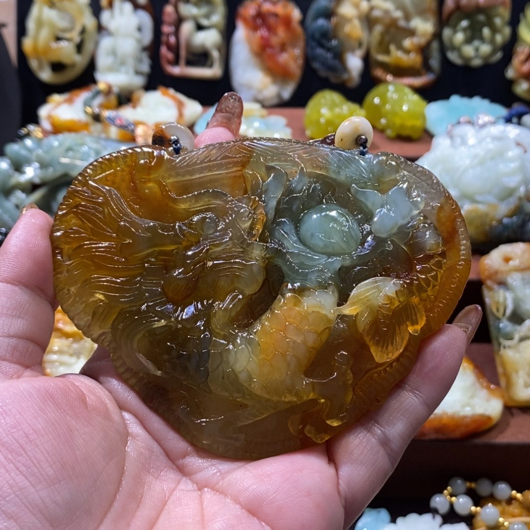 蛇纹石玉颈饰未镶嵌南*