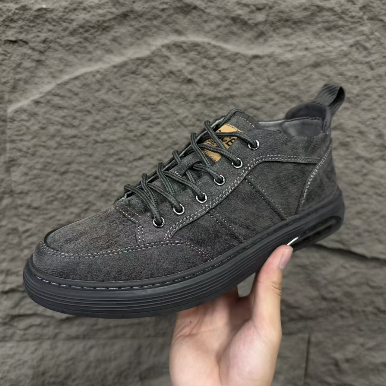 冬季内里加绒 时尚舒适防滑耐磨底休闲板鞋HX912