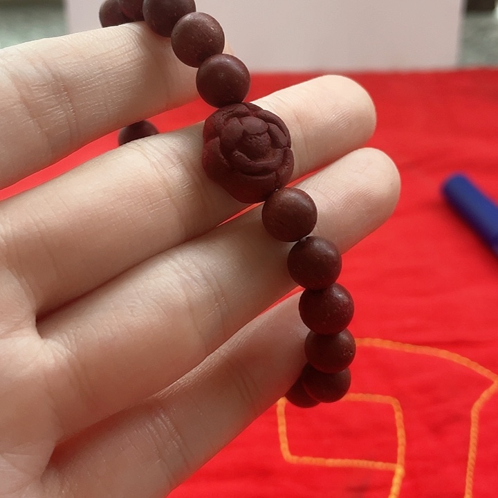 泥塑合香珠红麝0.8单圈加小花