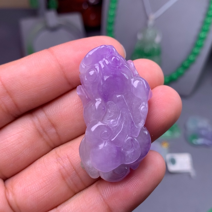 翡翠未镶嵌吊坠(赠链)