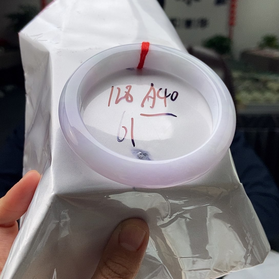 翡翠手镯未镶嵌拍一发一