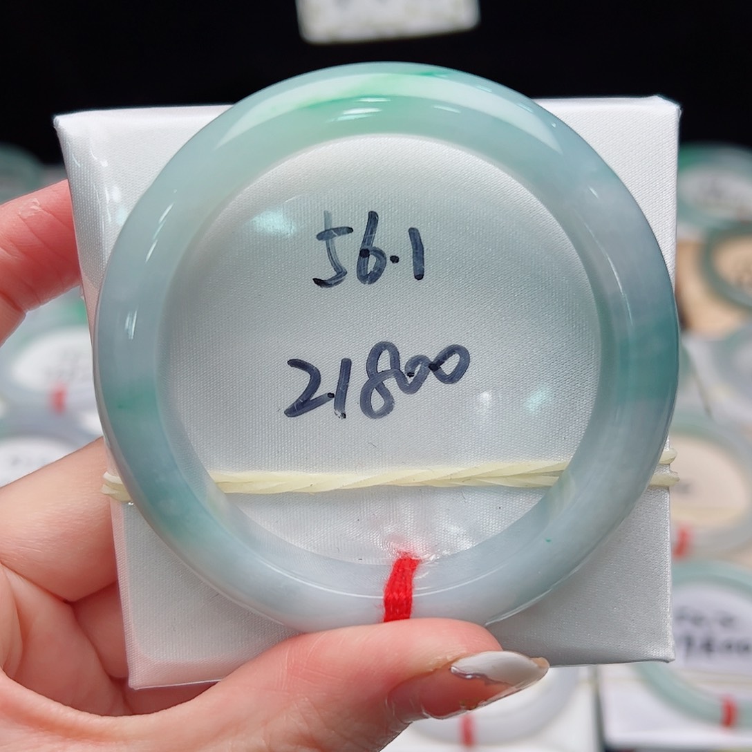 翡翠手镯未镶嵌天然