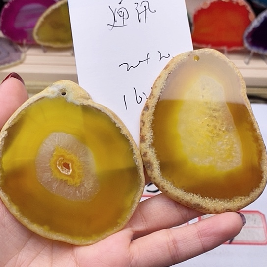 玛瑙/玉髓颈饰未镶嵌通****?