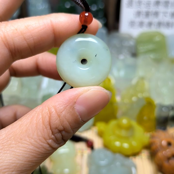 岫玉吊坠(不含链)未镶嵌