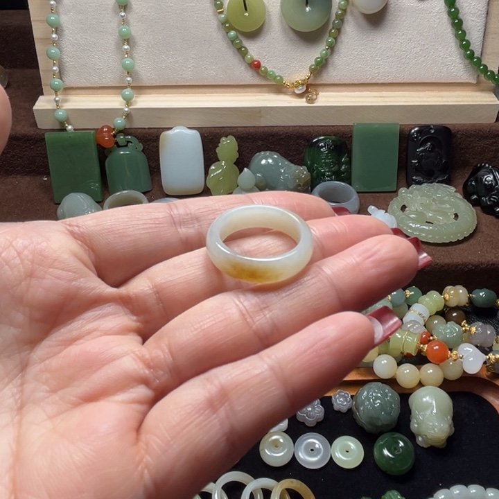 颈饰未镶嵌和田玉